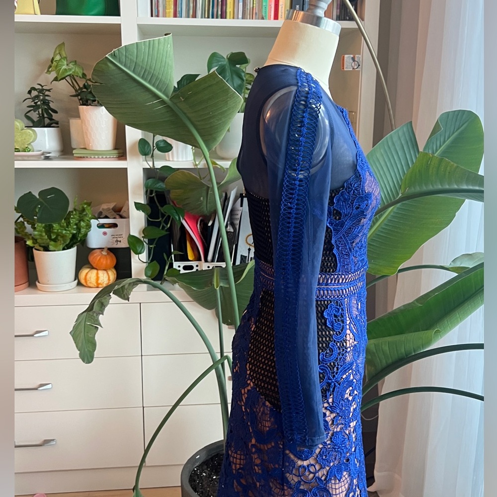 Dress - Picture 3 of 3